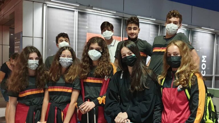 Buse Melek ve Galatasaray yüzme takımı Gaziantep 2021 Türkiye Şampiyonası yolculuğunda